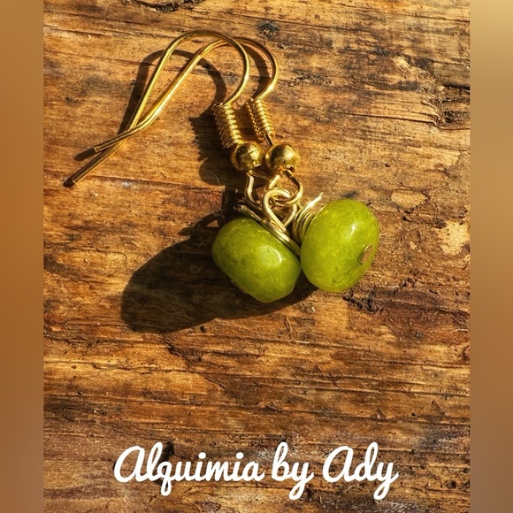 Bright colors peridot Gold earrings - Picture 1 of 1